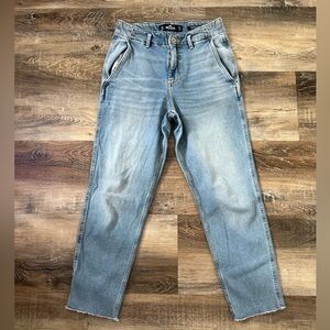 Hollister Ultra High Rise Light Wash Mom Jeans